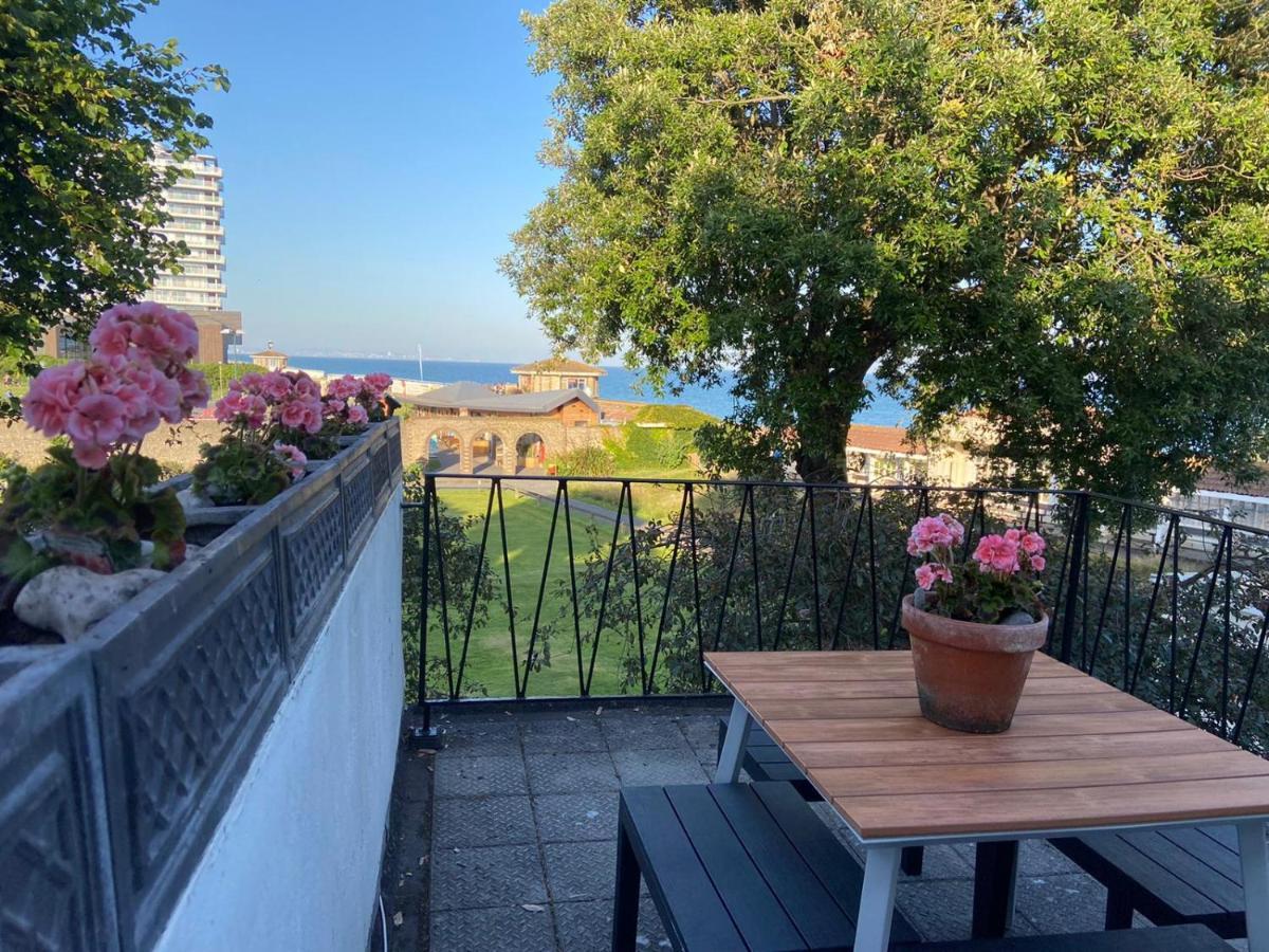 Villa Warwick House - Stunning House With Terrace And Sea Views, Sleeps 11 Worthing Esterno foto